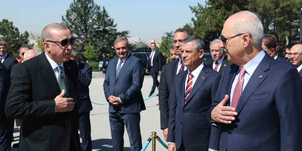 Cumhurbaşkanı Erdoğan başkanlığındaki devlet erkanı, Anıtkabir’i ziyaret etti