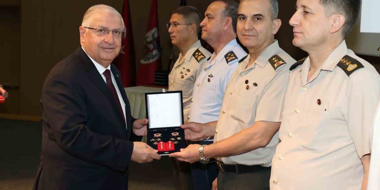 Bakan Güler: "Ordumuz, dünyanın önde gelen güçlerinden biri olma vasfını açıkça ortaya koymaktadır"