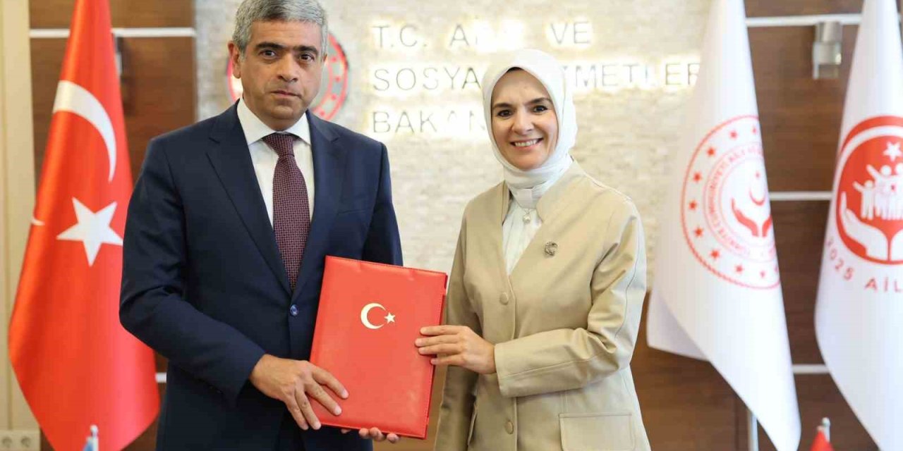 Bakan Göktaş, Azerbaycan Çalışma ve Halkın Sosyal Koruması Bakanı Aliyev ile bir araya geldi