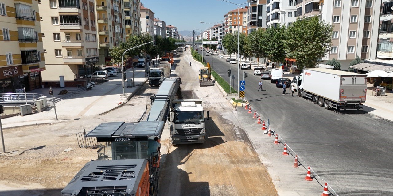 Çorum Belediyesi’nden şehir genelinde eş zamanlı asfalt atağı