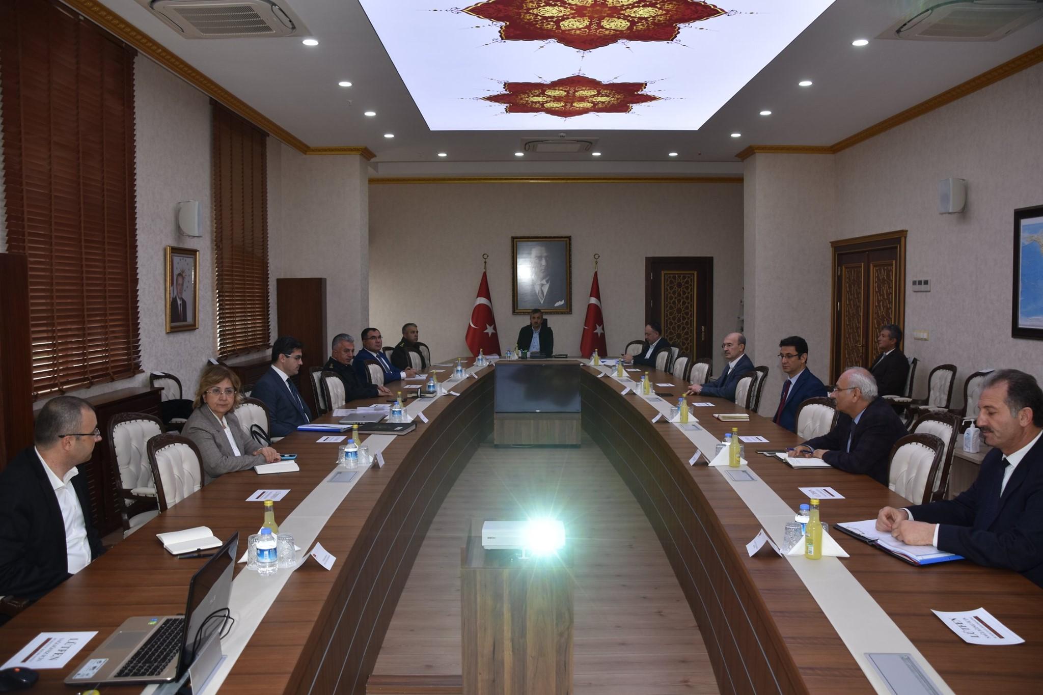 Çocukların market ve pazara girmesi yasaklandı