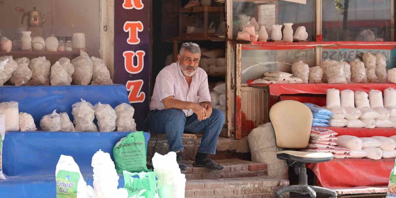 Kaya tuzu yazın kışlık ürünlere, kışın süs eşyasına kullanılıyor