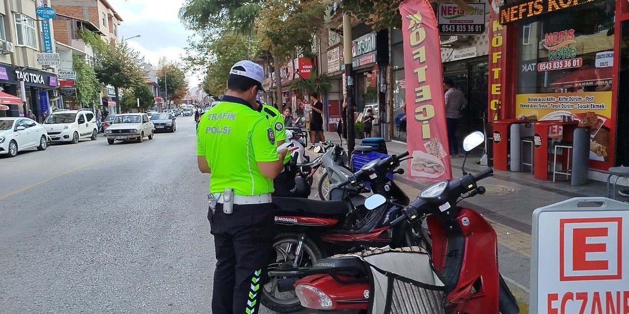 Çorum’da 20 motosiklet trafikten men edildi