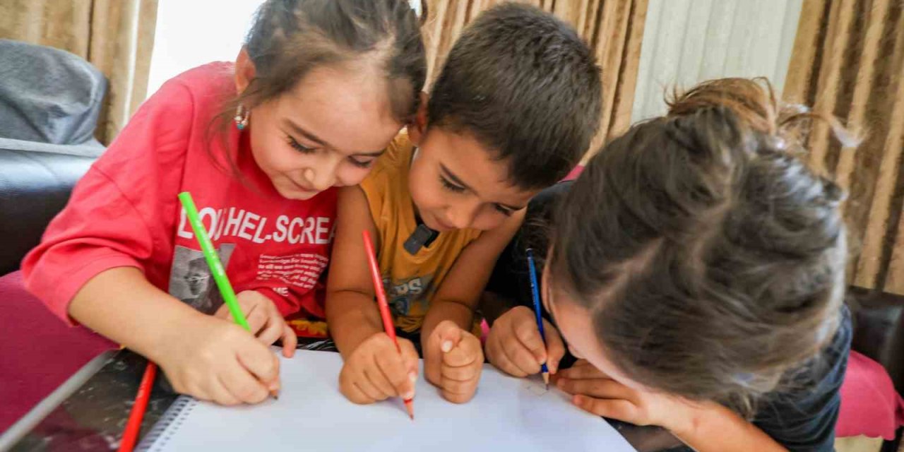Türk Kızılay’dan deprem bölgesindeki 7 bin 107 öğrenciye yardım eli