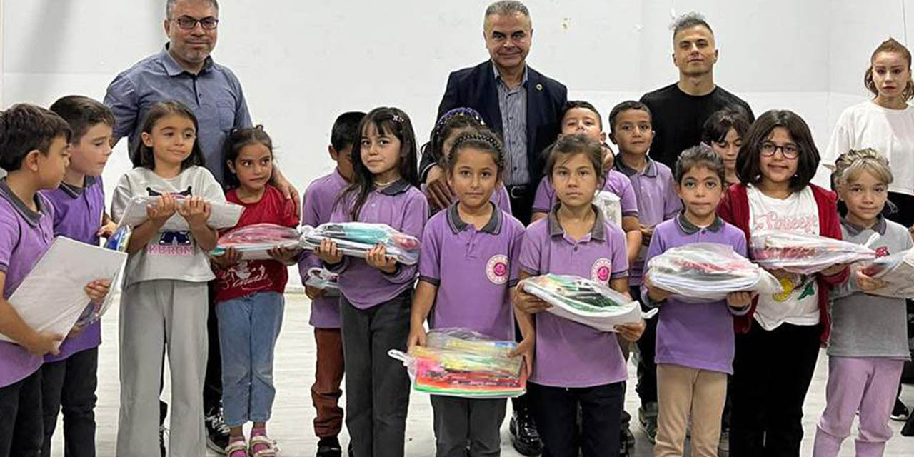 Sulakyurt’ta miniklere çanta ve kırtasiye desteği