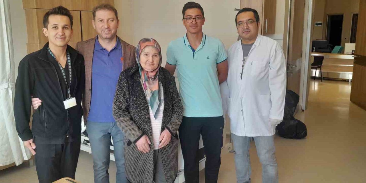 7 yıldır yürüyemeyen hasta, 9 günde sağlığına kavuştu