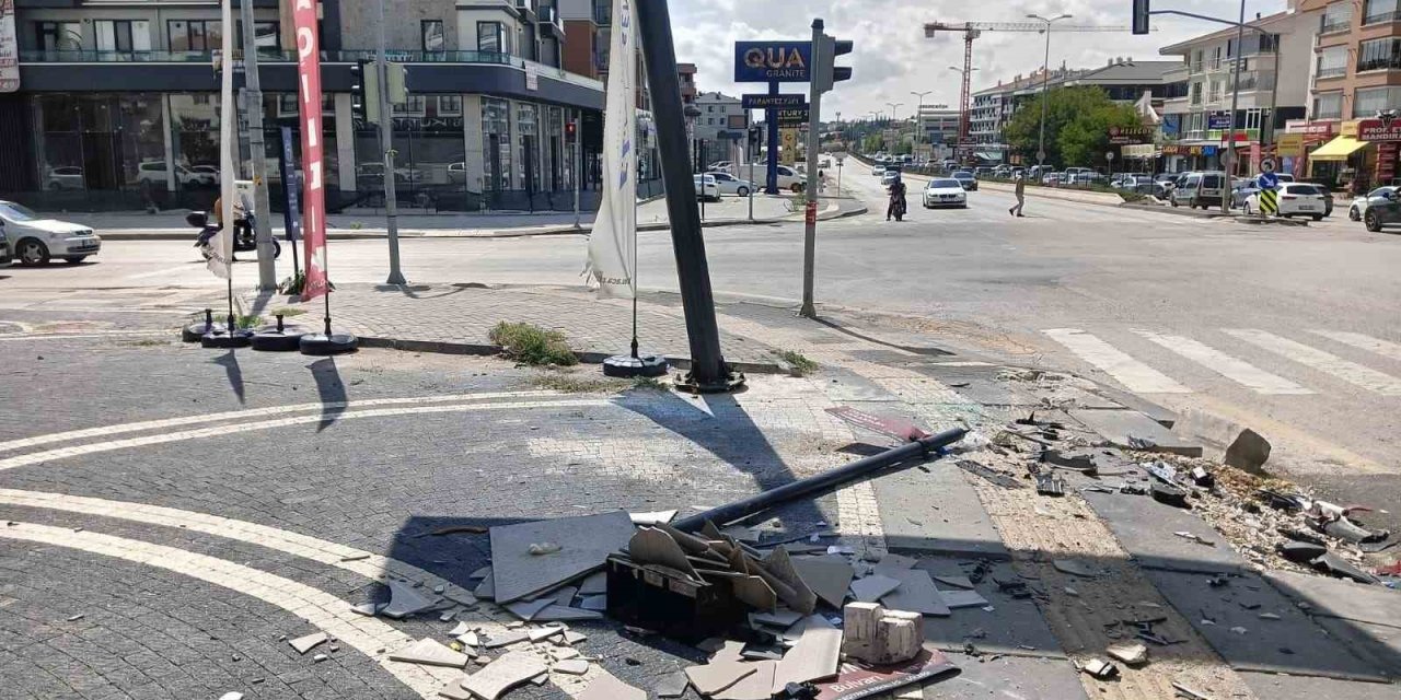 Ankara’da taksi ile otomobil çarpıştı: 1 ölü, 1 ağır yaralı