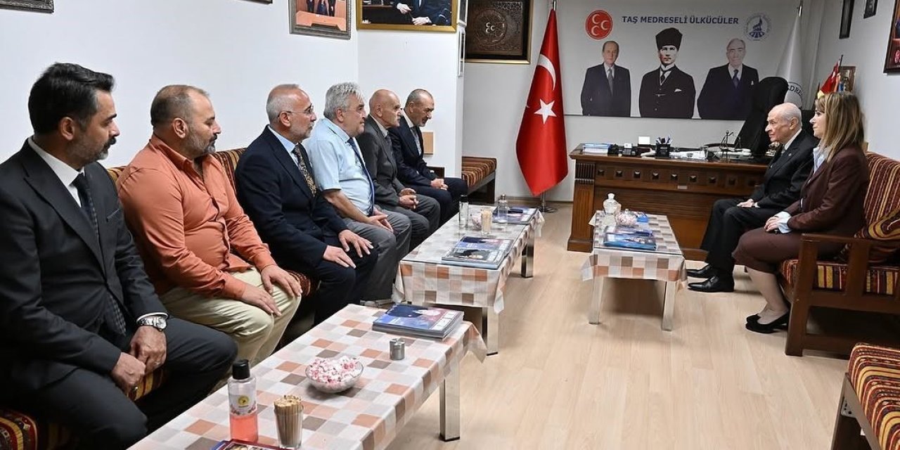 MHP Lideri Bahçeli, Taş Medreseli ülkücüleri ziyaret etti