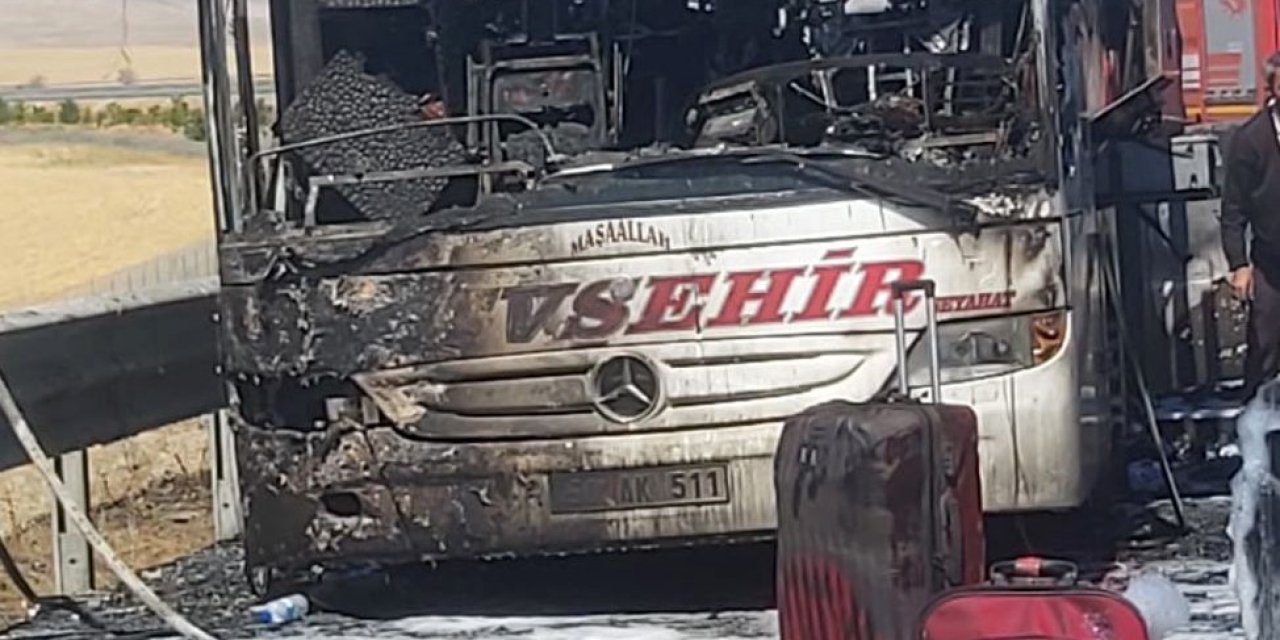 Ankara’da seyir halindeki yolcu otobüsü yandı