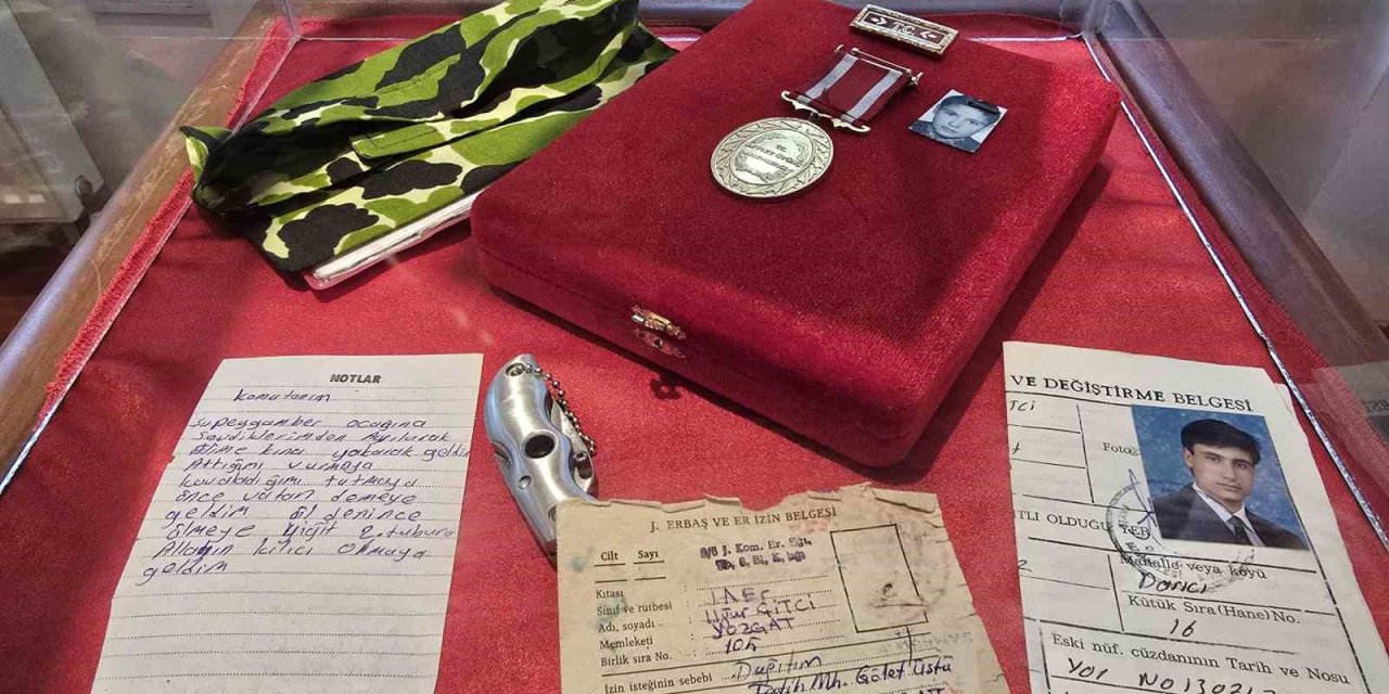 Şehitlerin hüzünlendiren hatıraları sergide yerini aldı