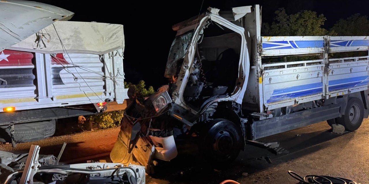 Çorum’da tırla çarpışan kamyonun sürücüsü hayatını kaybetti
