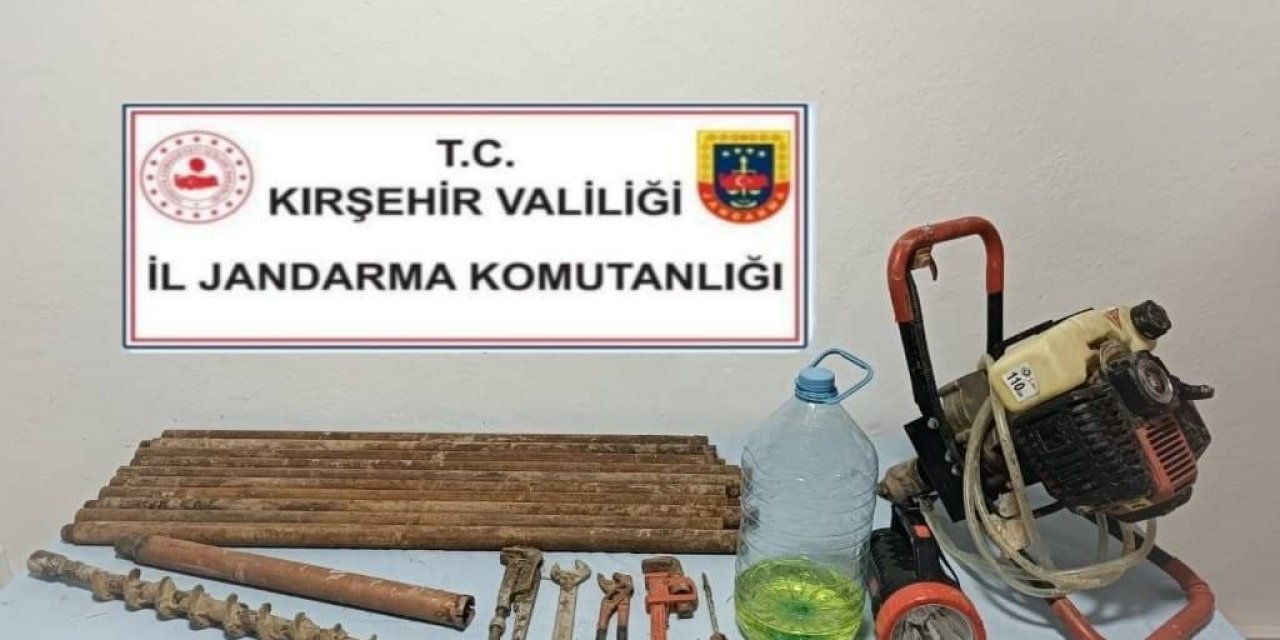 Kaçak kazı yapan 2 kişiye jandarmadan suçüstü