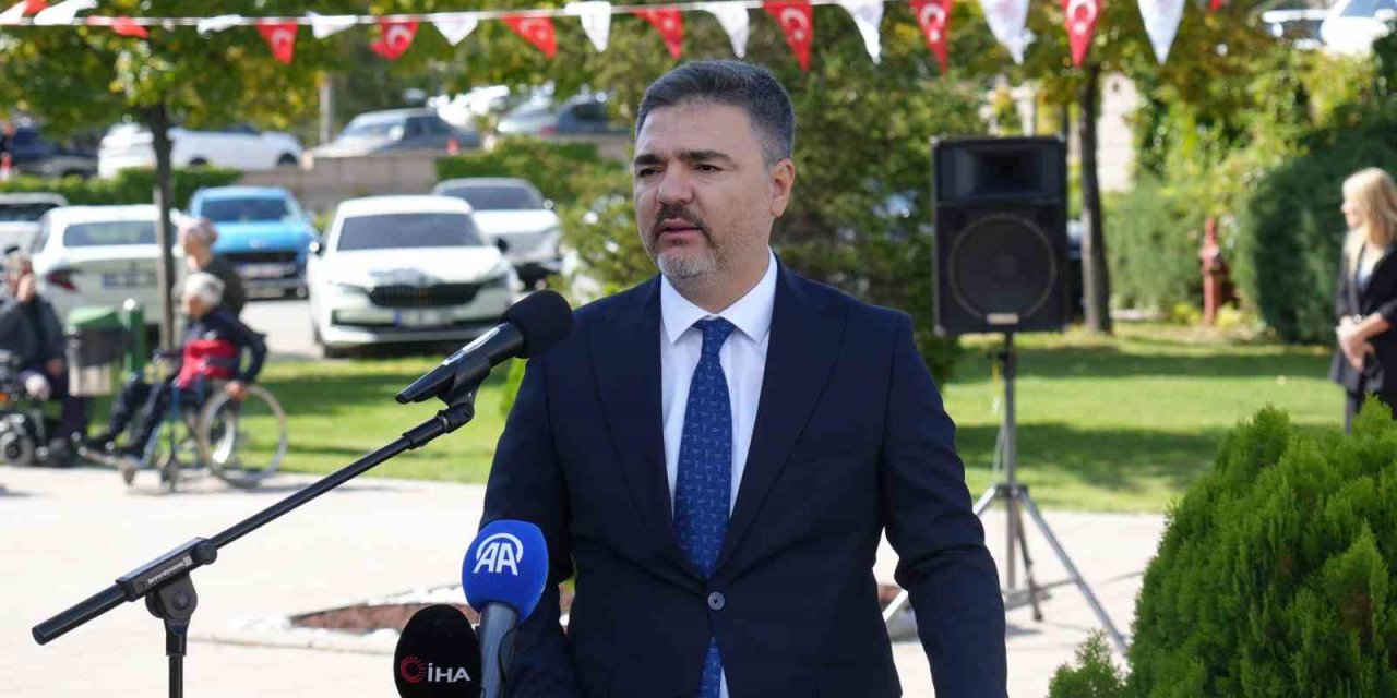 Gazi Akbaş: "Gazi olmak, bayrağın dalgalanması uğruna ömründen ömür vermektir"