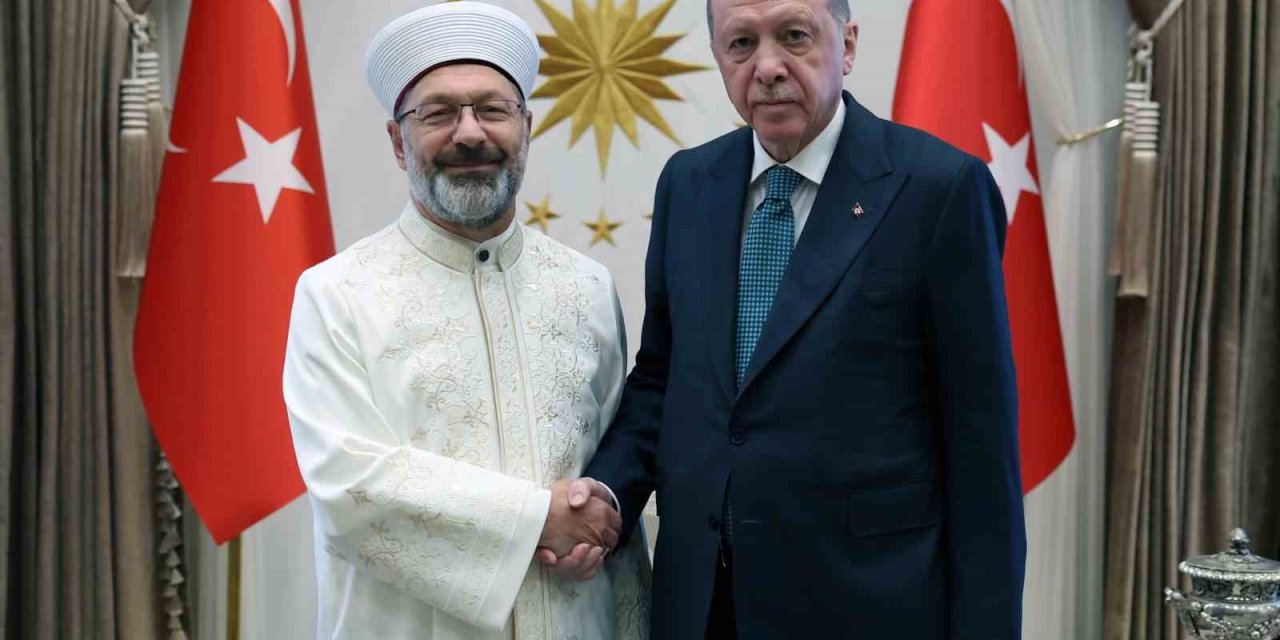 Cumhurbaşkanı Erdoğan eski Diyanet İşleri Başkanı Prof. Dr. Erbaş’ı kabul etti