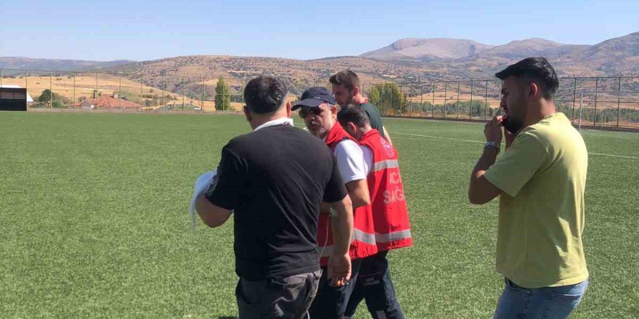 Parmağı kopan vatandaş için ambulans helikopter havalandı