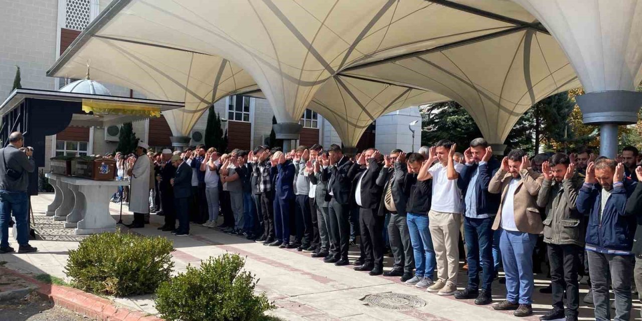 Hayatını kaybeden kardeşler son yolculuğuna uğurlandı