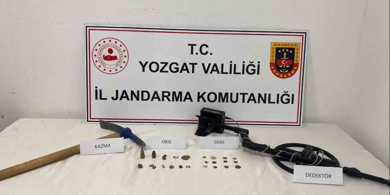 Akdağmadeni’nde 23 adet tarihi obje ele geçirildi