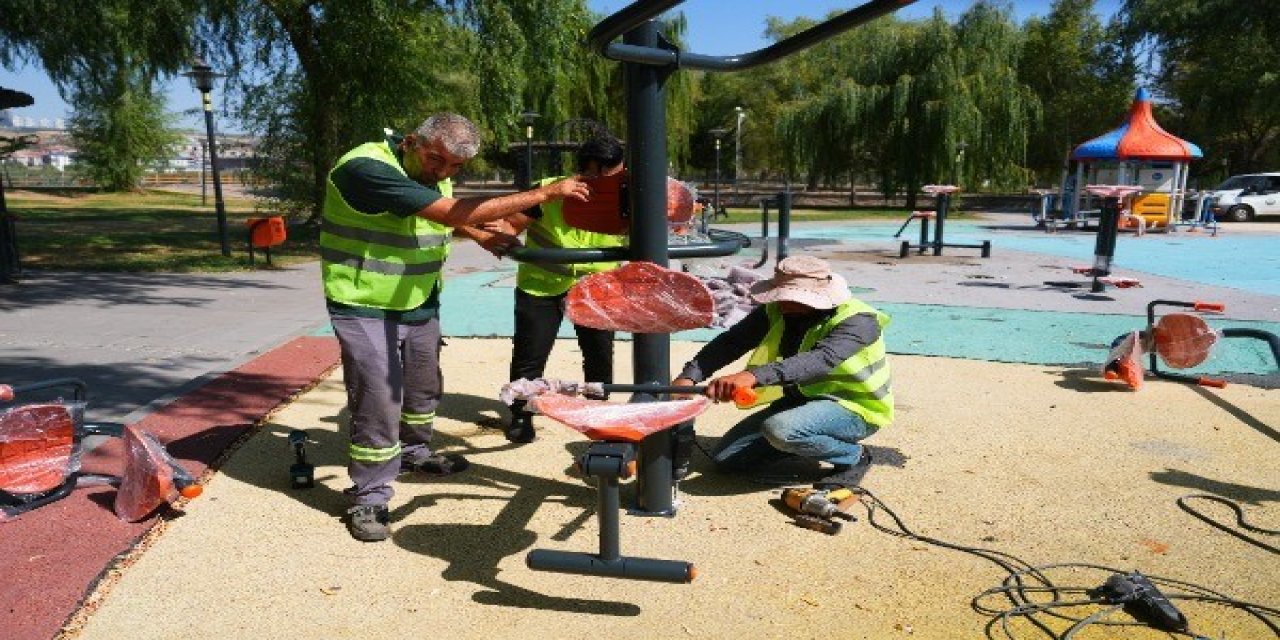 Gölbaşı Belediyesi’nden parklara kapsamlı bakım ve yenileme çalışması