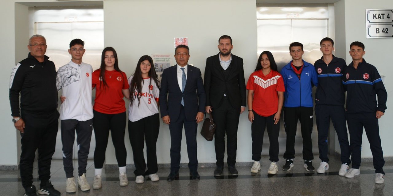 Beyzbol Milli Takım öğrencilerine başarı temennisi