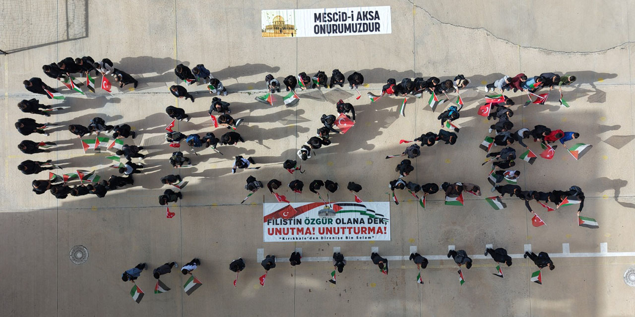 Kırıkkale’de öğrencilerden "Özgür Gazze" koreografisi