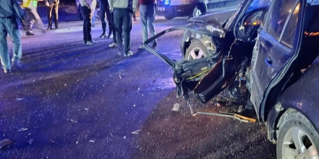 Kavşakta meydana gelen trafik kazasında 4 kişi yaralandı