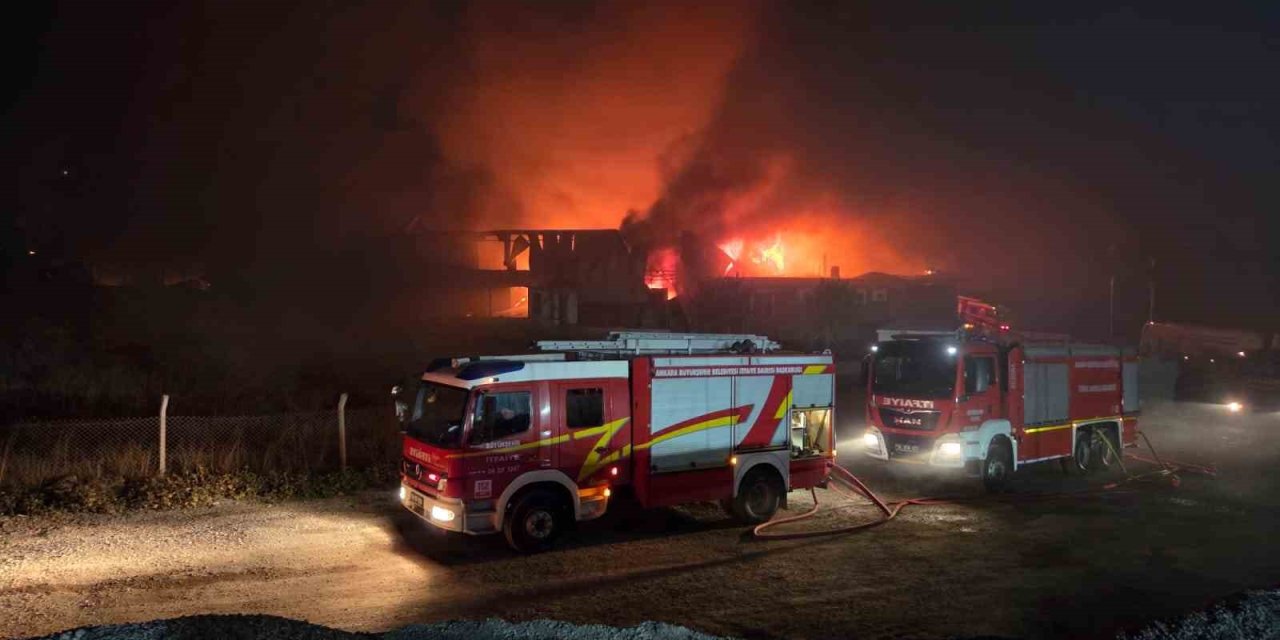 Ankara’da boya dönüşüm fabrikasında yangın