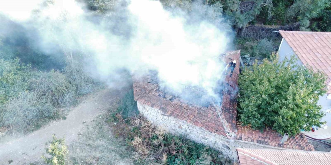 Alevlere teslim olan tandır kullanılmaz hale geldi