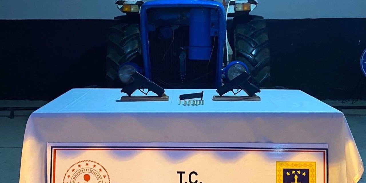 Çaldığı traktörü ahırda saklayan şüpheli jandarmadan kaçamadı
