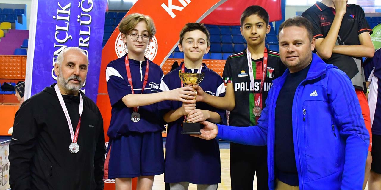 Kırıkkale'de masa tenisi heyecanı sona erdi