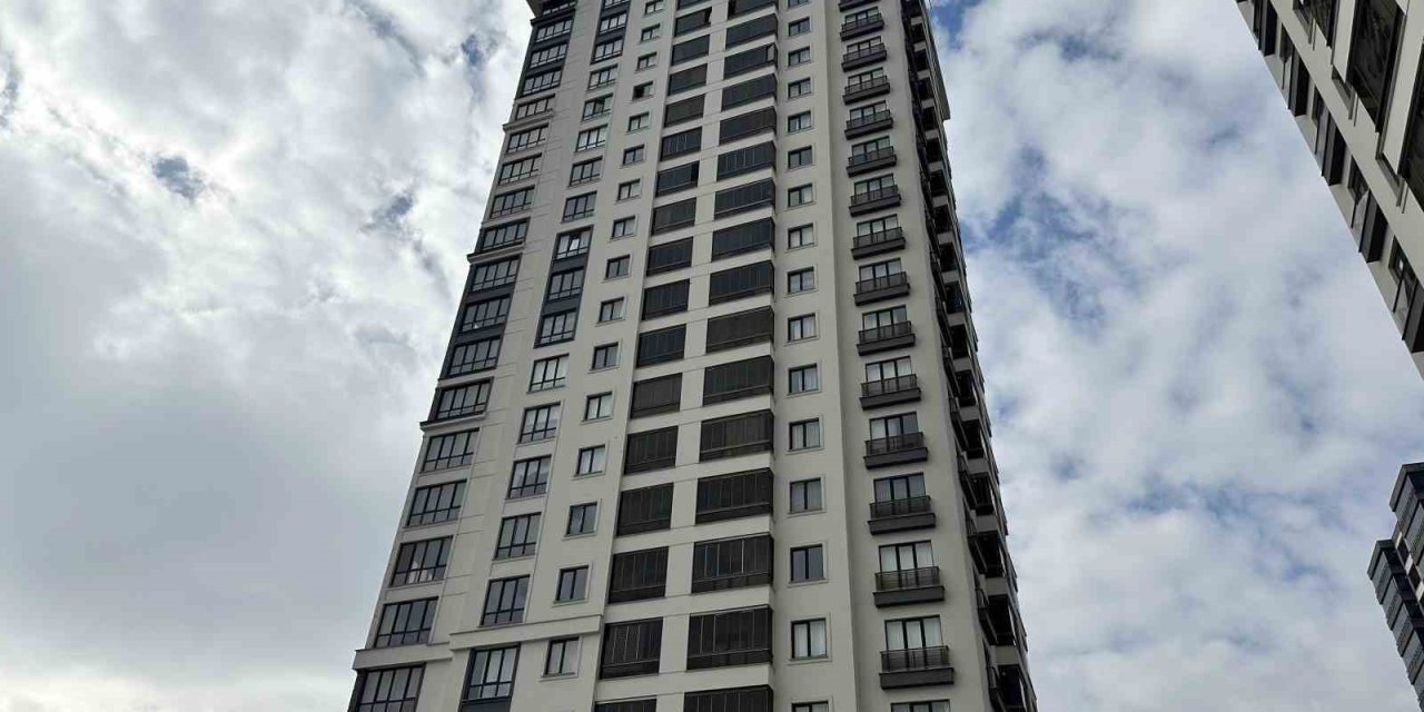 Binanın 14. katından düşerek ölen kadının nişanlısı ilk duruşmada tahliye edildi