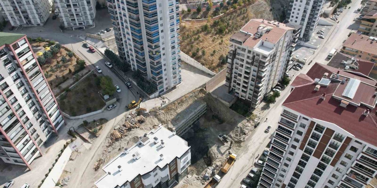 Ankara’da korkutan toprak kayması: 300 kişinin yaşadığı 17 katlı bina boşaltıldı