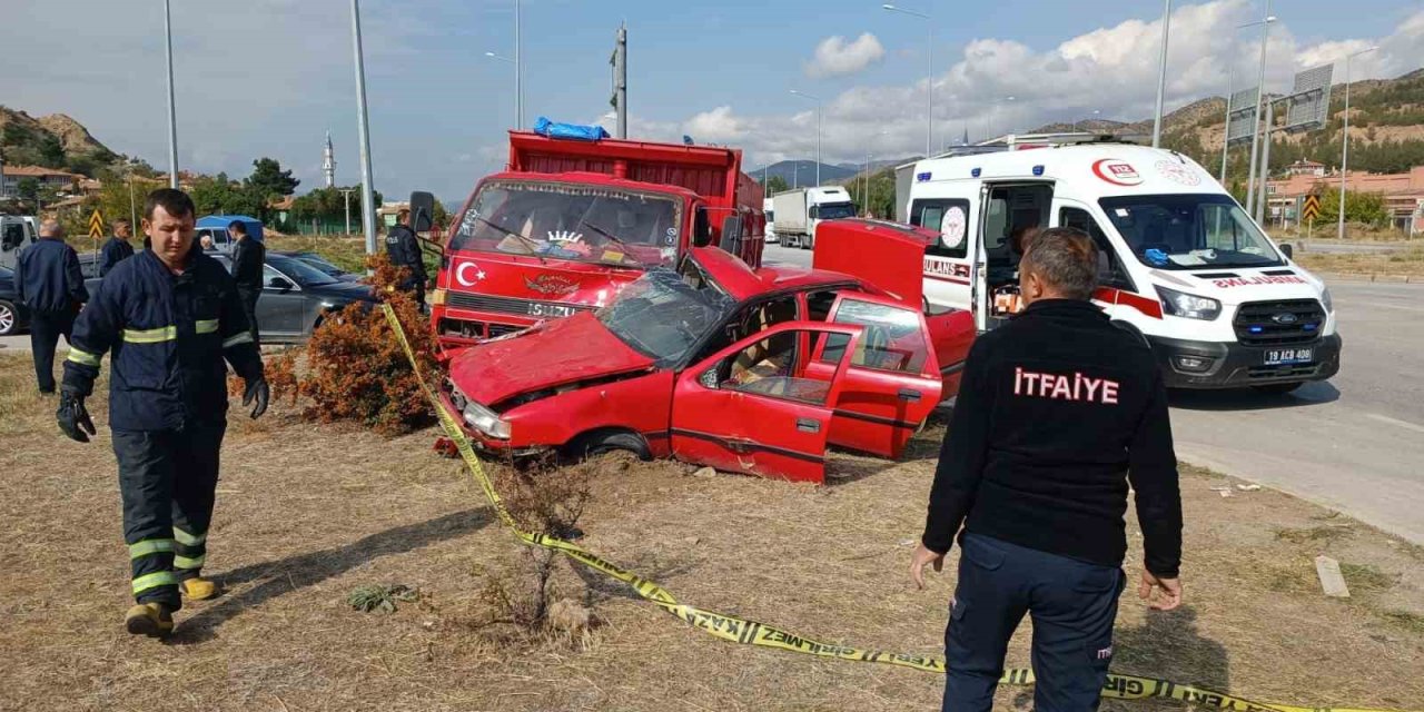 Çorum’da otomobille kamyonet çarpıştı: 1 ölü
