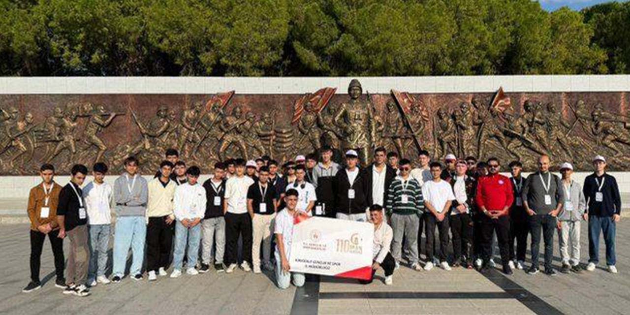 Kırıkkaleli gençler Çanakkale’de tarihi gezdi
