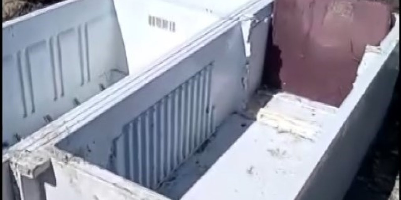 2 buzdolabını birleştirip kayık yaptı