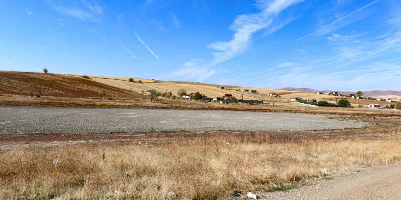 Ankara’da son 40 yılın en kurak yılı göleti kuruttu