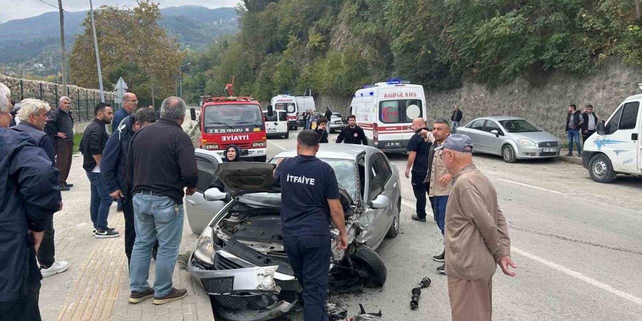 Kastamonu’da iki otomobil çarpıştı: 4 yaralı