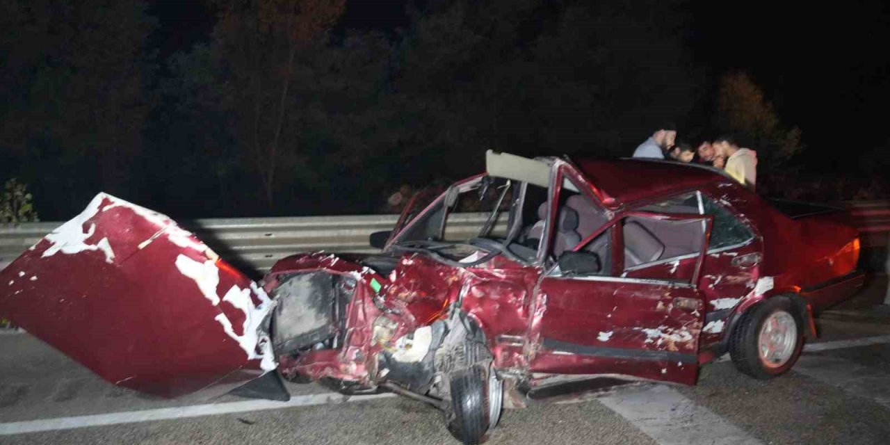 Kastamonu’da zincirleme trafik kazasında Tofaş hurda yığınına döndü