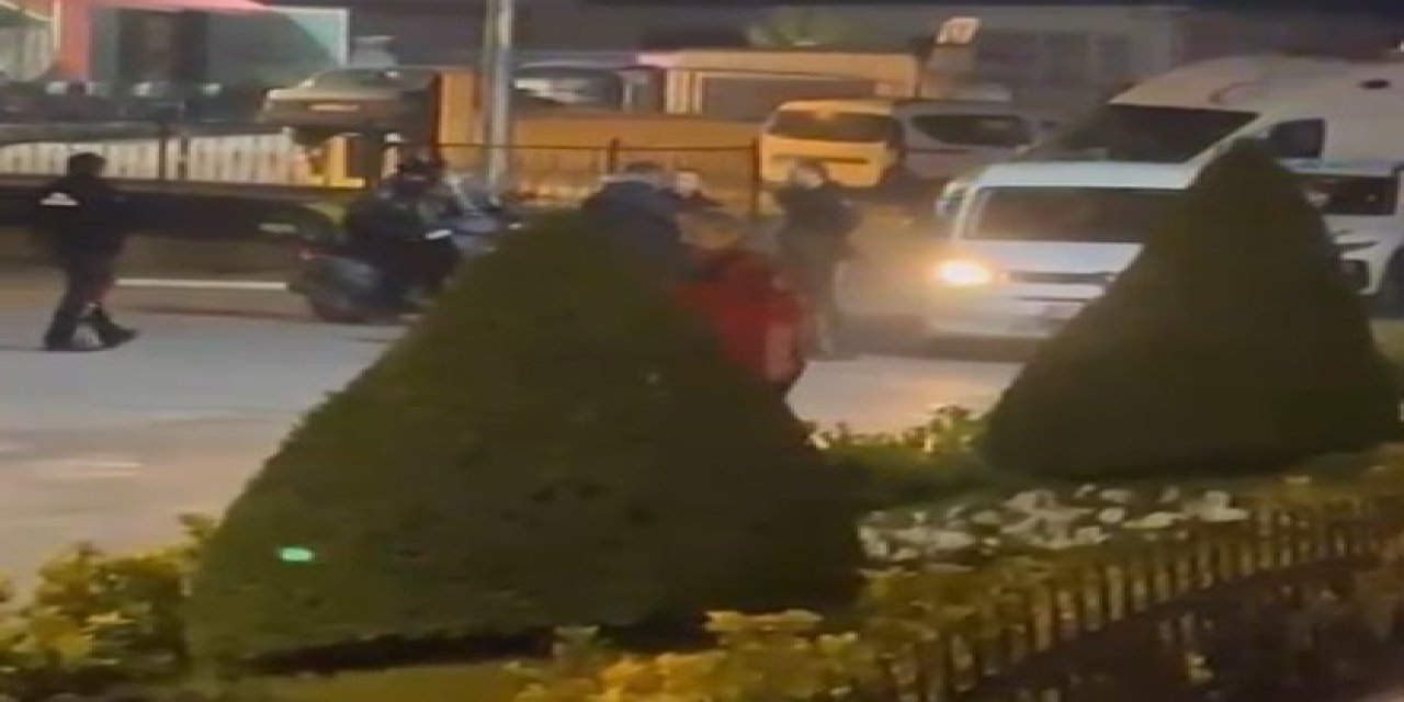 Kastamonu Belediyesi önünde işten çıkartılan şahıs eylem yapıp kendine zarar verdi