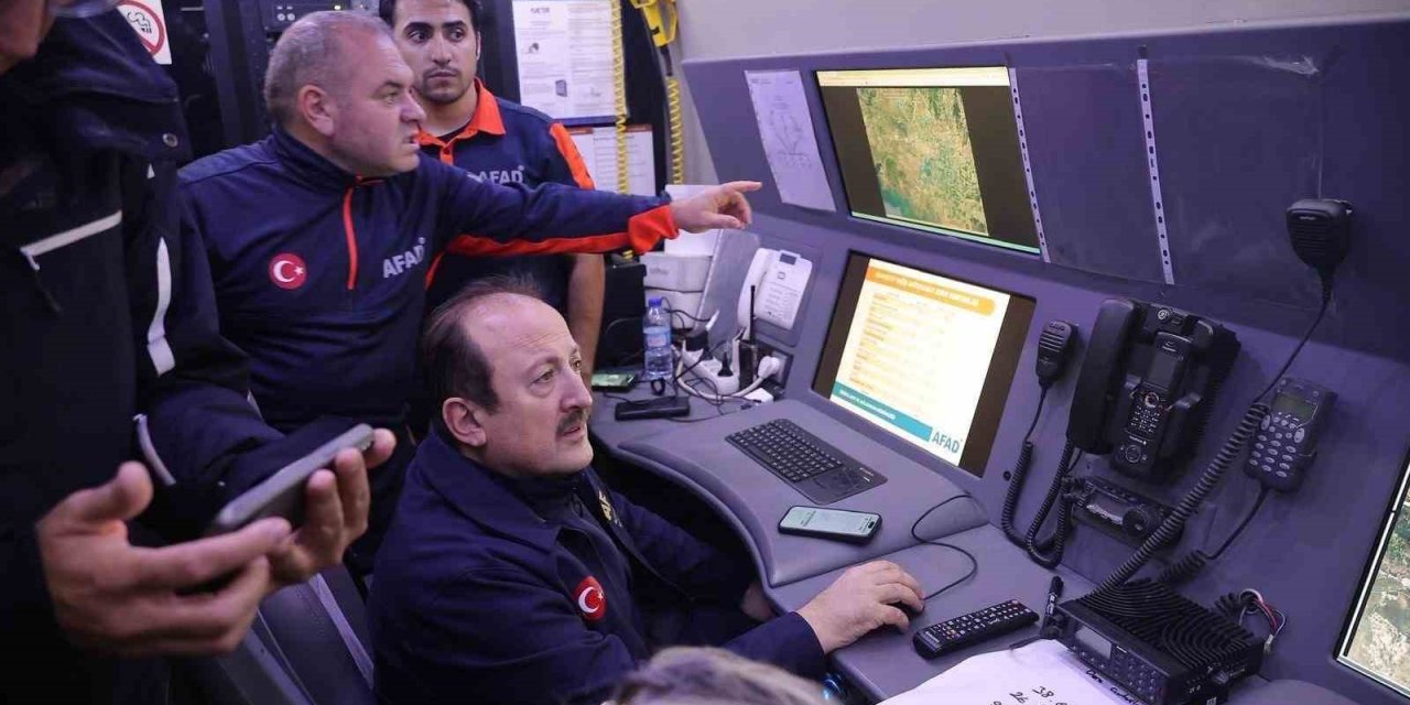 AFAD Başkanı selden etkilenen İzmir’de