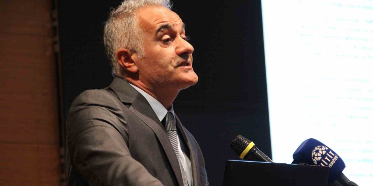 Hitit Üniversitesi’nde Osmanlı’nın idari tarihine ışık tutuldu