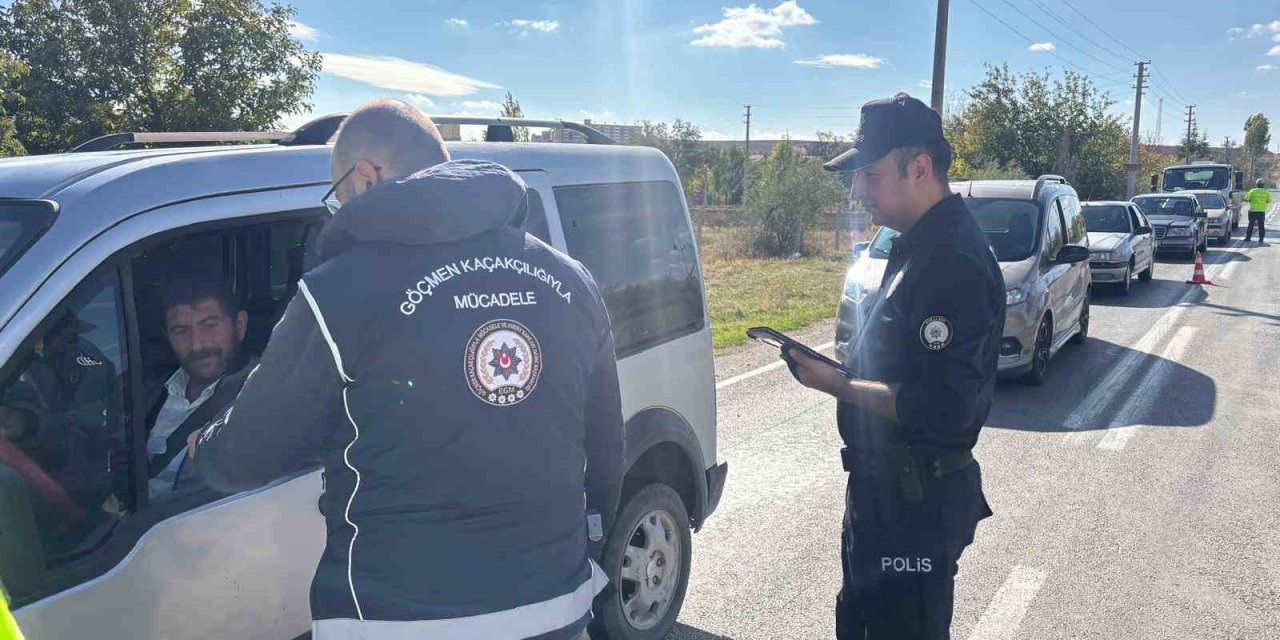 Kırşehir’de düzensiz göç operasyonu: 8 göçmen yakalandı