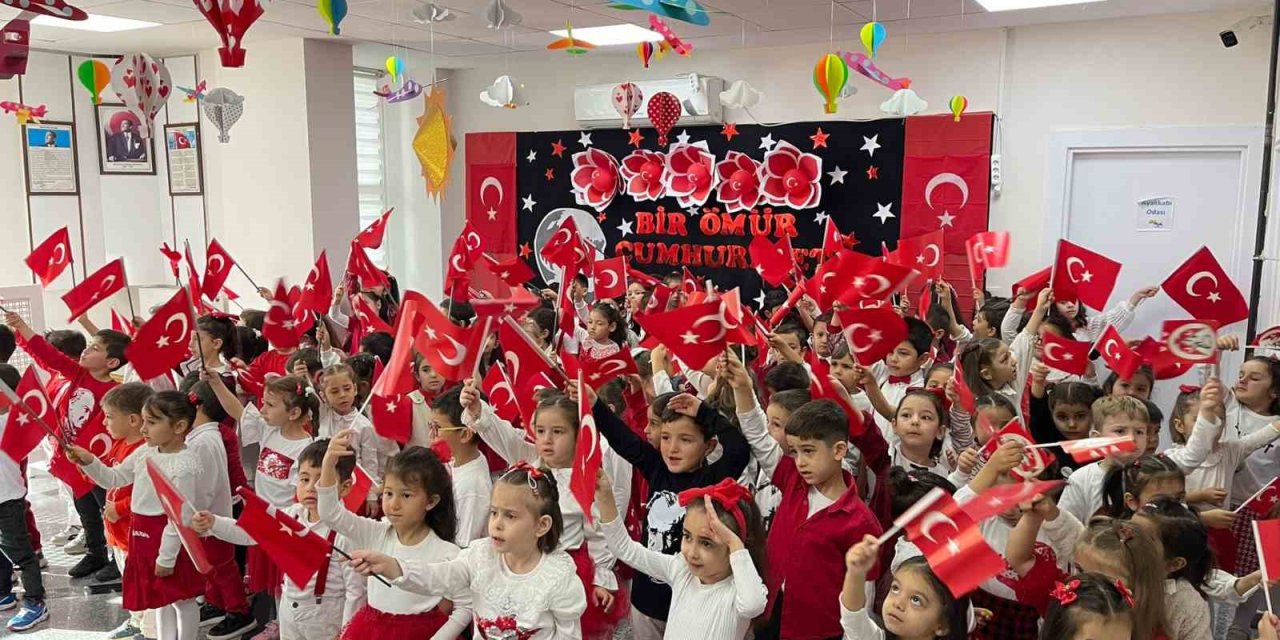 Pursaklar’ın Nezaket Okullarında Cumhuriyet Bayramı coşkusu