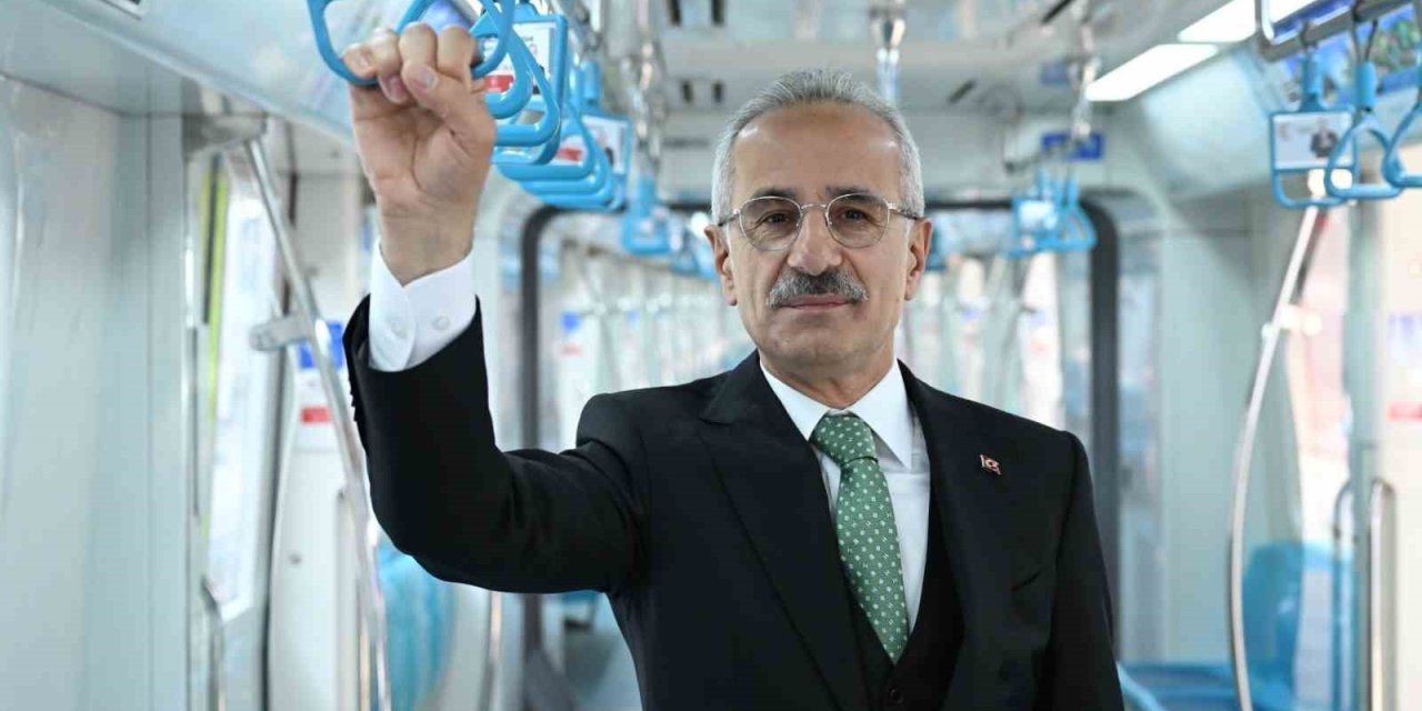 Uraloğlu: "Marmaray, 12 yılda 1 milyar 430 milyon yolcuya hizmet verdi"