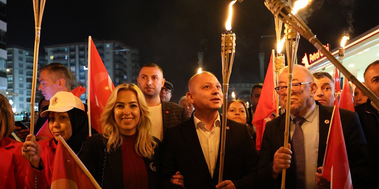 Kırıkkale'de binlerce kişi ile Fener Alayı