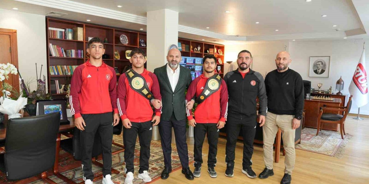 Dünya şampiyonu güreşçilerden RTÜK’e ziyaret