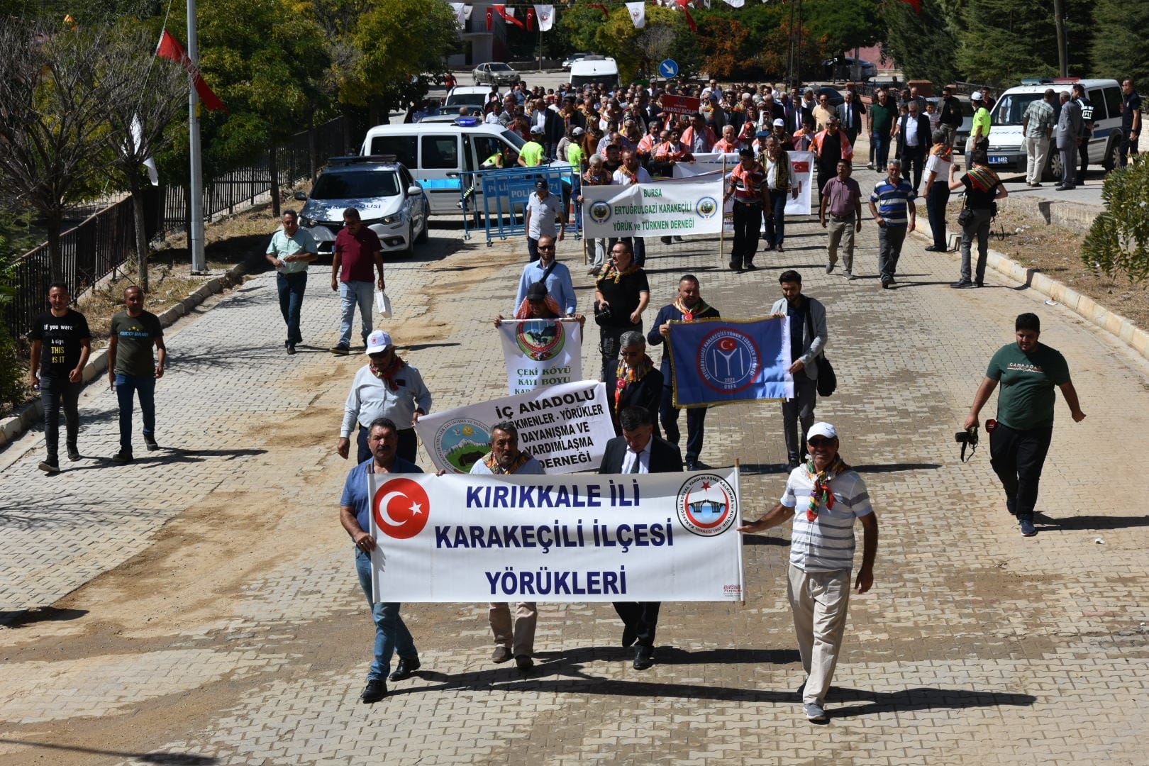 Karakeçili şenlendi