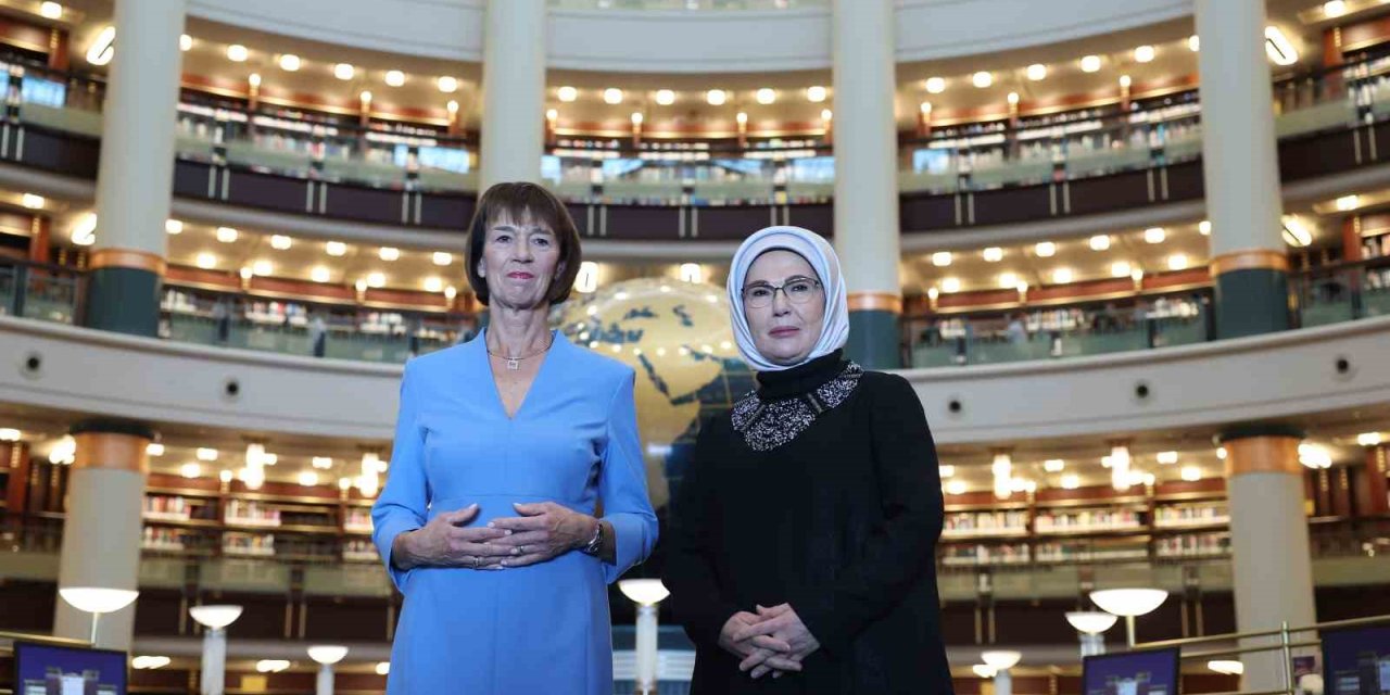 Emine Erdoğan, Almanya Başbakanı Merz’in eşiyle Millet Kütüphanesi’ni ziyaret etti