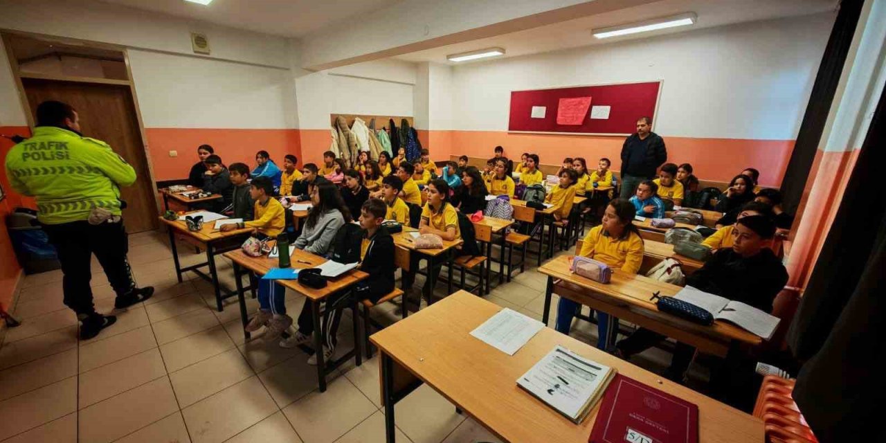 Beypazarı’nda okullarda trafik ve yaya güvenliği eğitimi