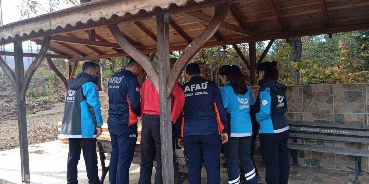 Oğluyla birlikte kaybolan kadının telefon sinyalinin alındığı bölgede arama çalışmaları sürüyor