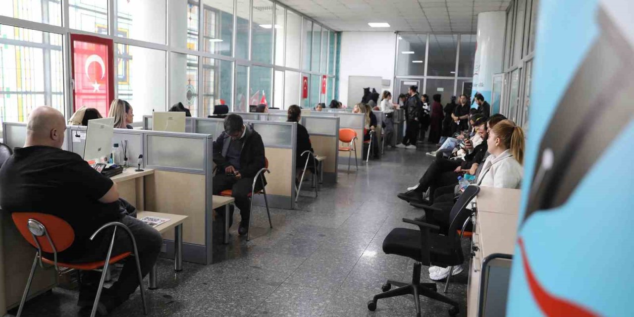 Keçiören Belediyesi iş arayanlarla işverenleri buluşturuyor